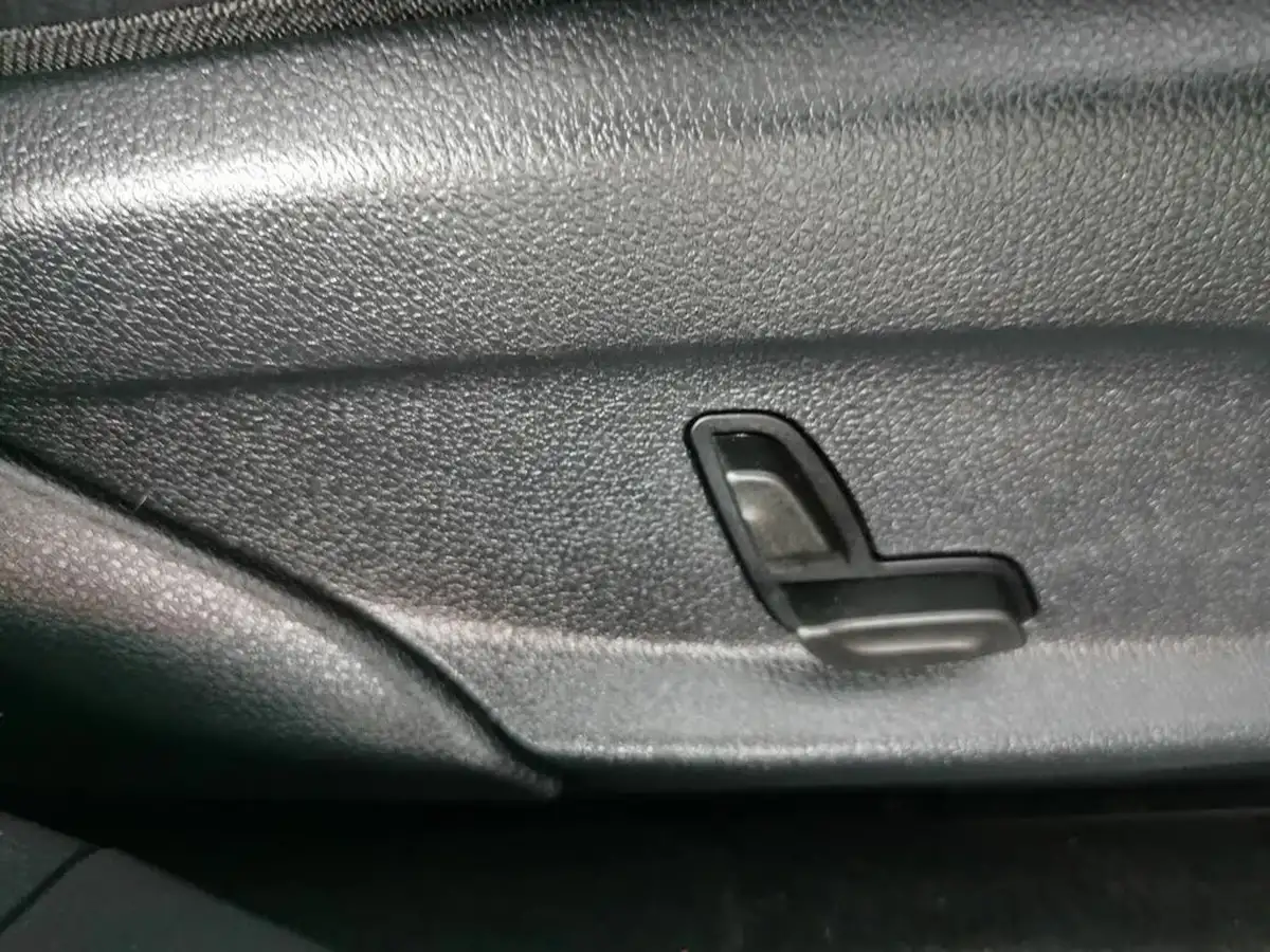 2019-mercedes-benz-e-class-20d-e220d-amg-line-edition-saloon-4d-big-16