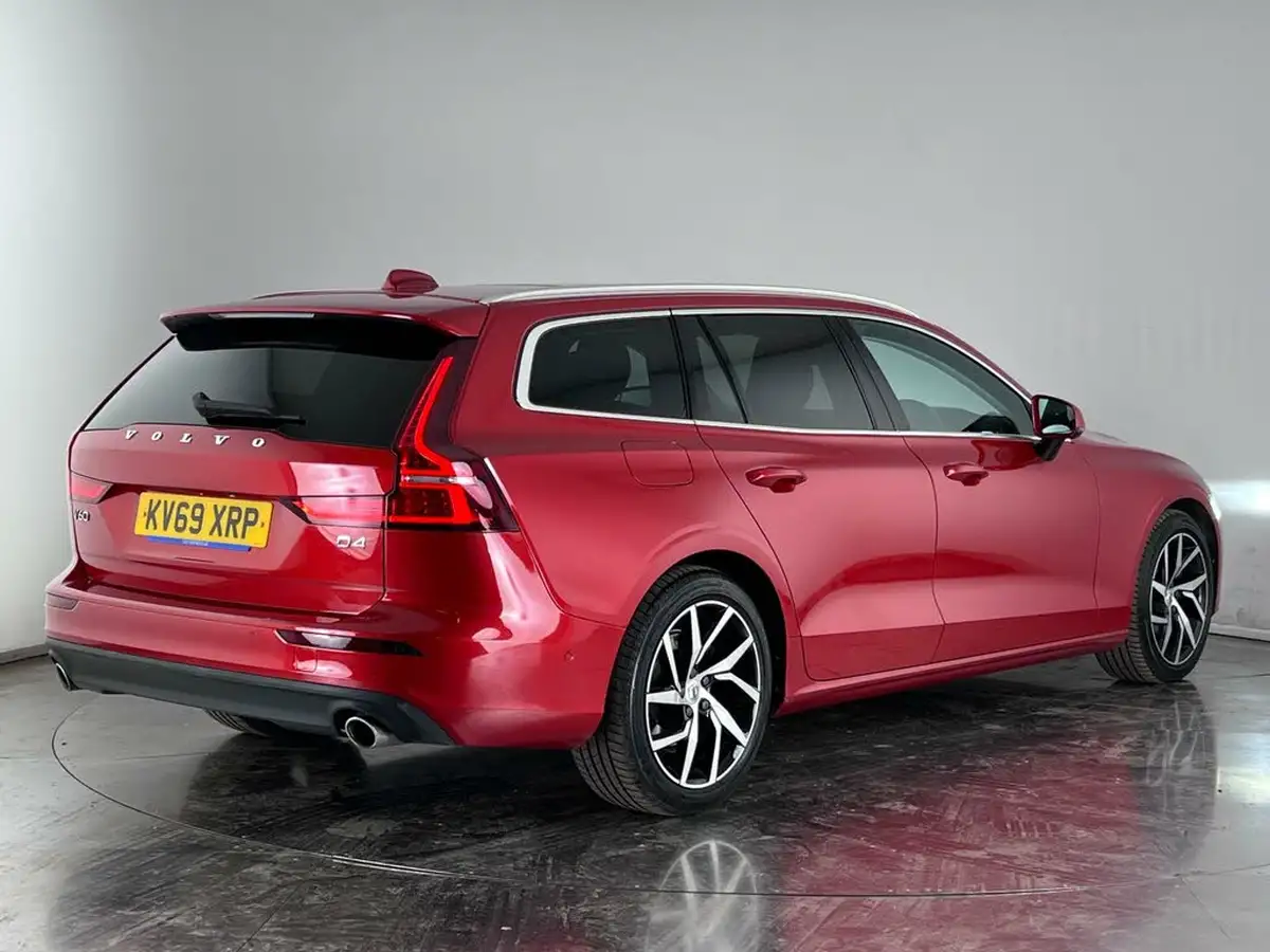2019-volvo-v60-20td-d4-momentum-plus-geartronic-big-3
