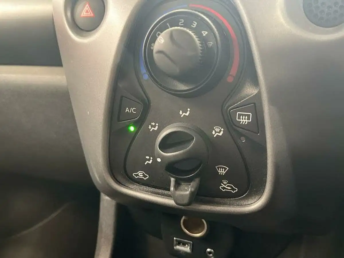 2021-toyota-aygo-10-vvt-i-x-play-tss-big-22