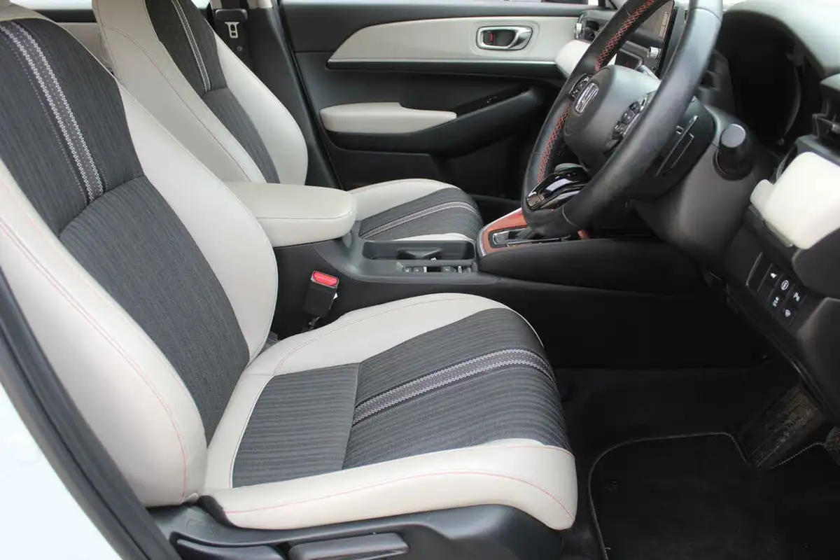 2022-honda-hr-v-15-i-mmd-advance-style-big-28