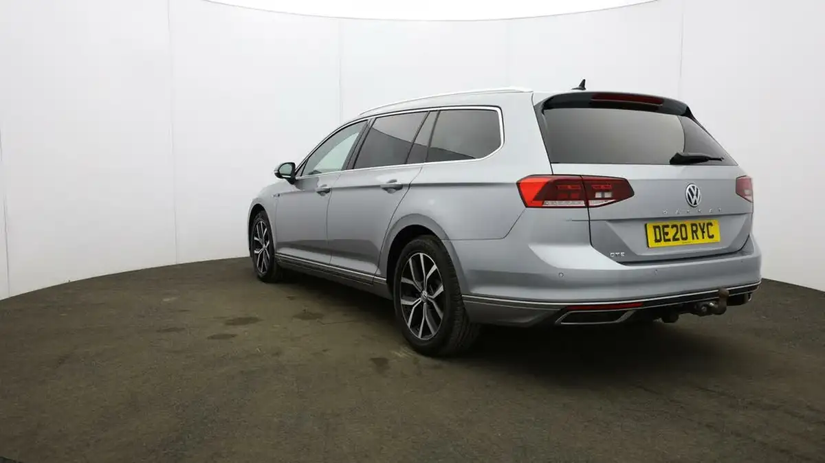 2020-volkswagen-passat-14-tsi-gte-estate-5d-big-35
