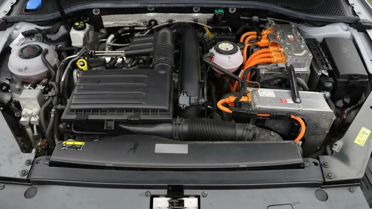 2020-volkswagen-passat-14-tsi-gte-estate-5d-big-18