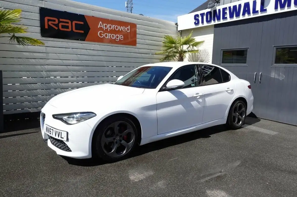 2017-alfa-romeo-giulia-22td-speciale-big-11