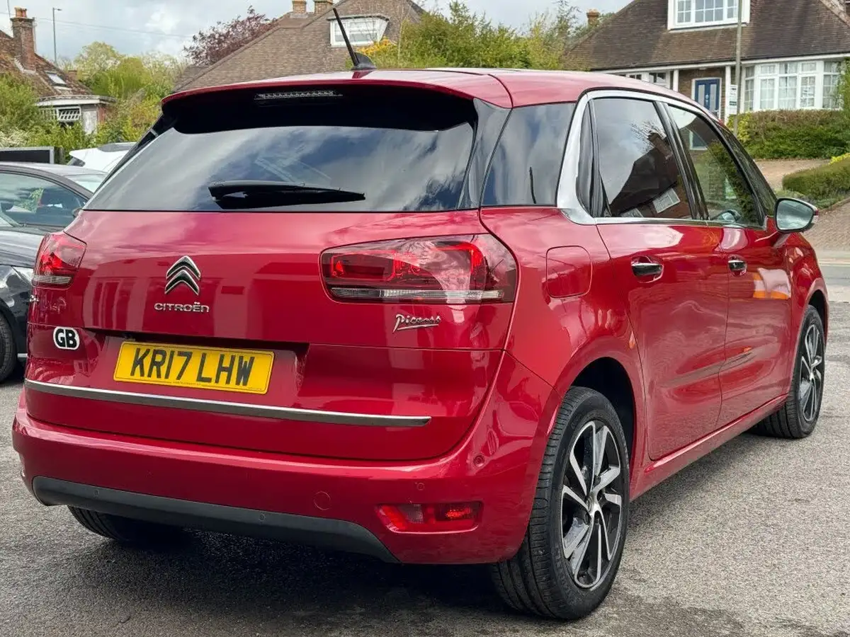 2017-citroen-c4-picasso-16bluehdi-flair-eat6-big-3