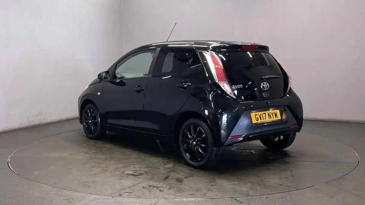 2017-toyota-aygo-10-vvt-i-x-style-71bhp-big-5