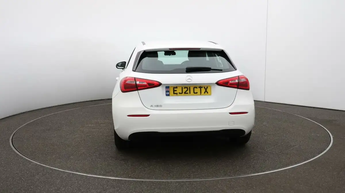 2021-mercedes-benz-a-class-13-a180-se-7g-dct-big-50