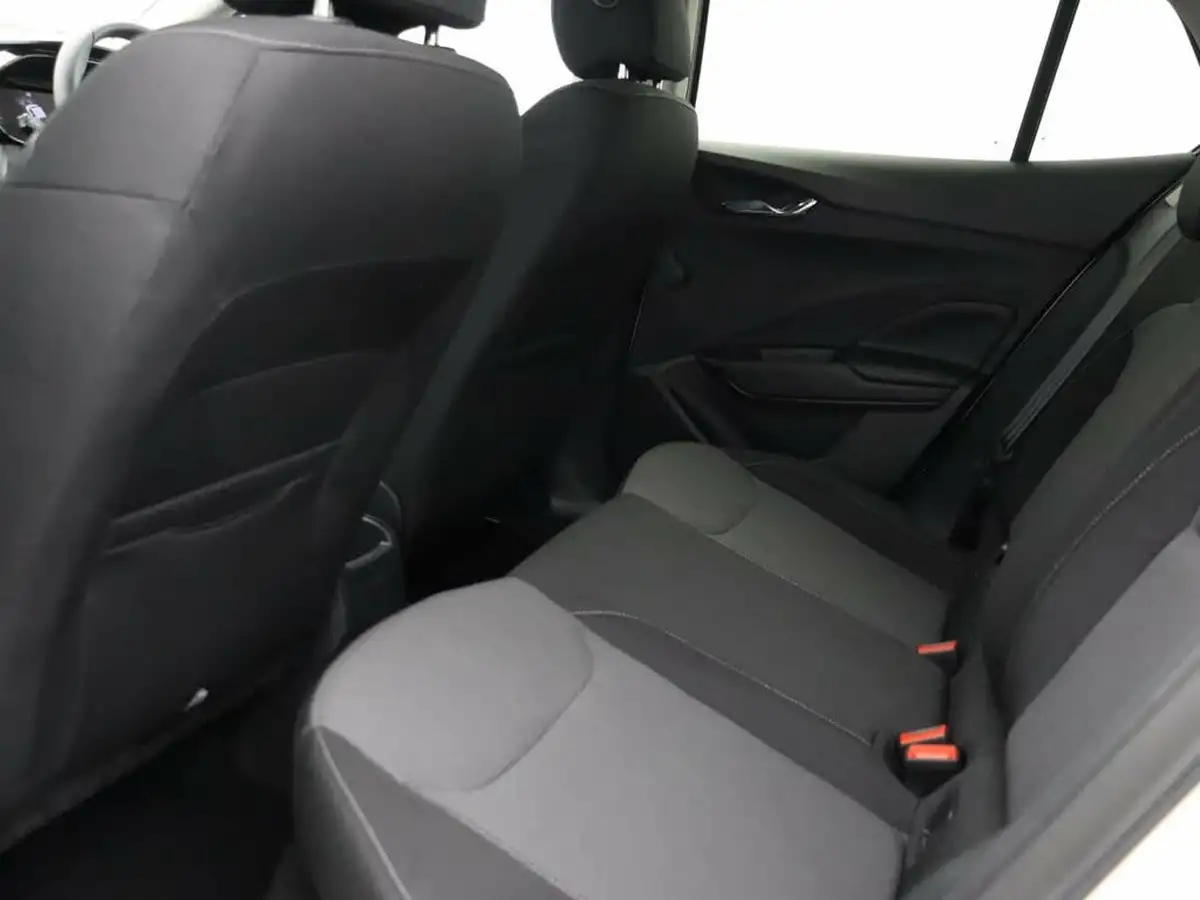 2023-skoda-fabia-10-mpi-colour-edition-big-10