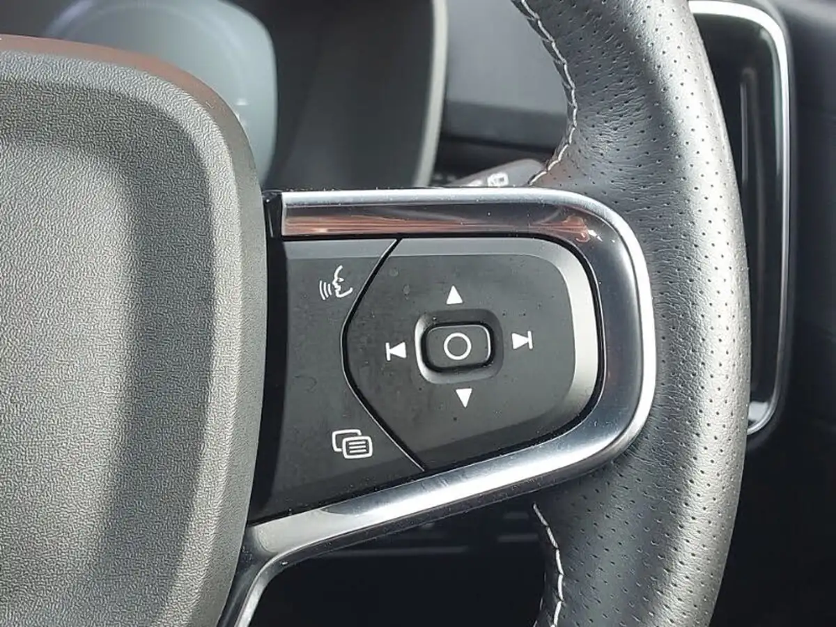 2021-volvo-xc40-15-t4-r-design-208bhp-big-9
