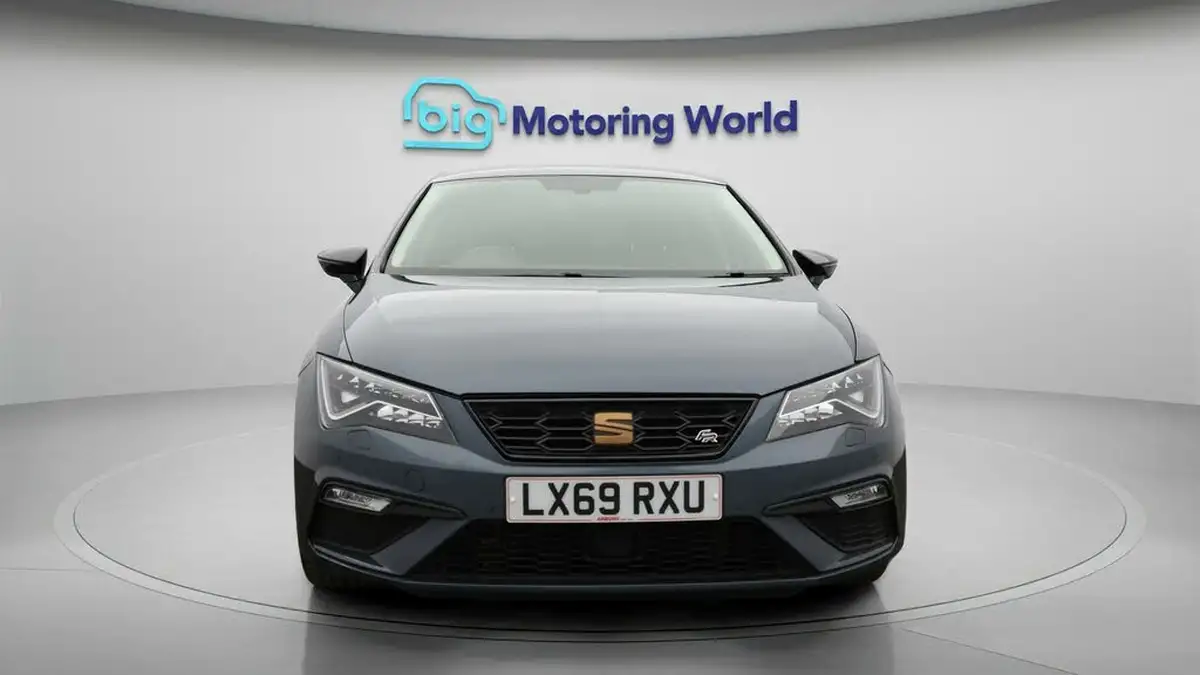 2019-seat-leon-20-tsi-fr-sport-hatchback-big-1