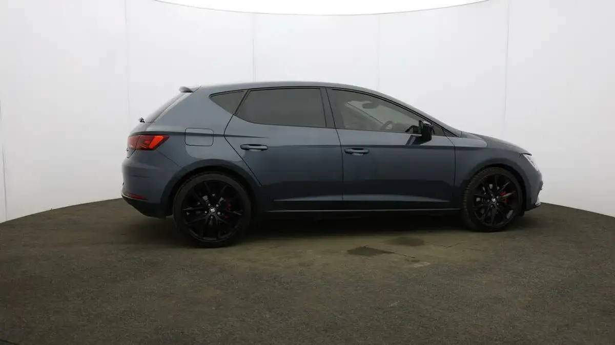 2019-seat-leon-20-tsi-fr-sport-hatchback-big-46