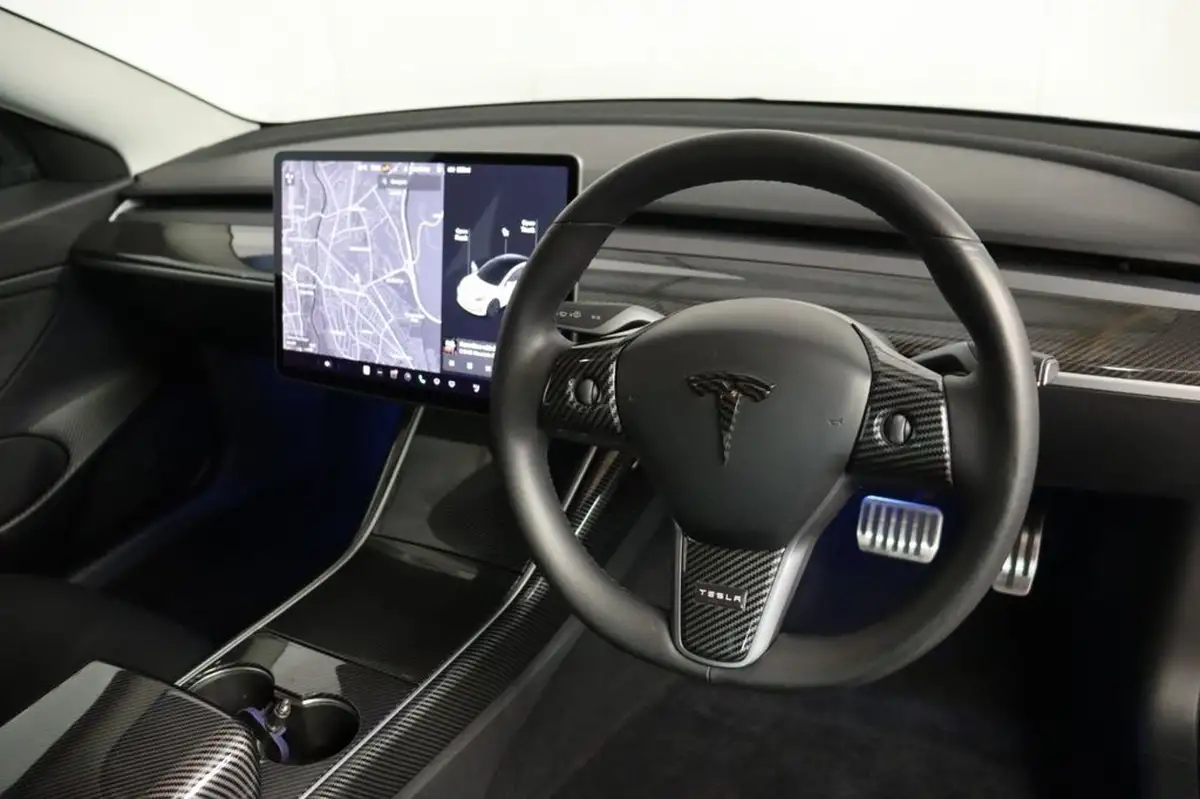 2019-tesla-model-3-e-4x4-performance-pack-big-24