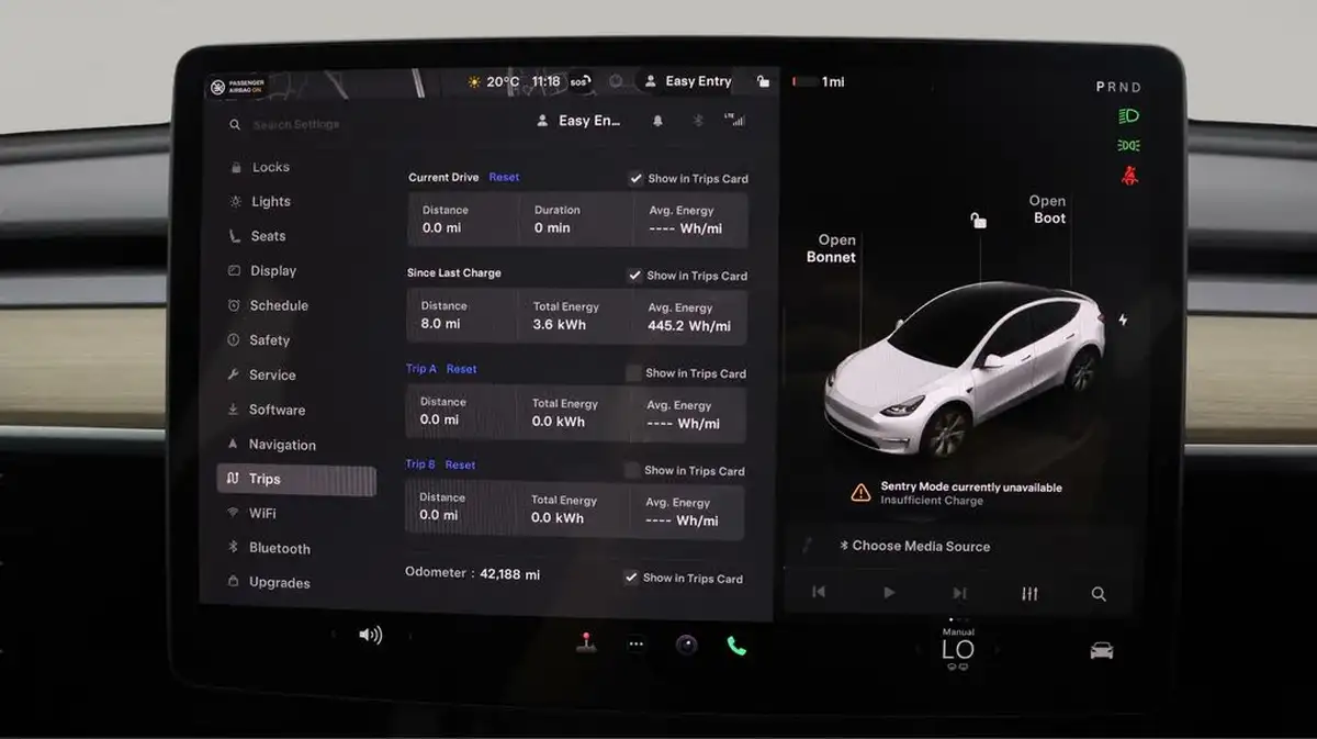 2022-tesla-model-y-e-long-range-big-9
