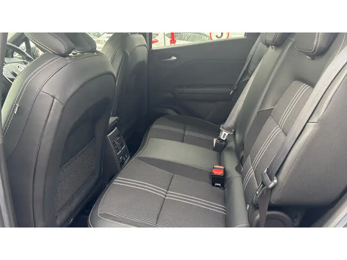 2023-renault-captur-16-e-tech-engineered-145ps-full-big-15