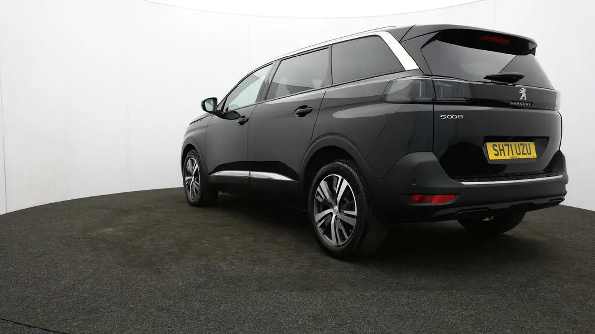 2021-peugeot-5008-suv-12-puretech-allure-big-71