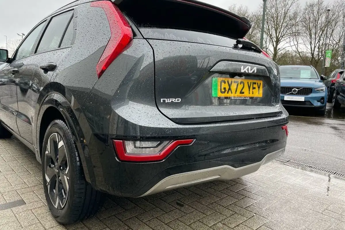 2022-kia-e-niro-ev-3-big-16