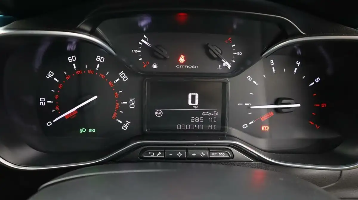 2023-citroen-c3-12-puretech-shine-plus-110ps-ss-big-10