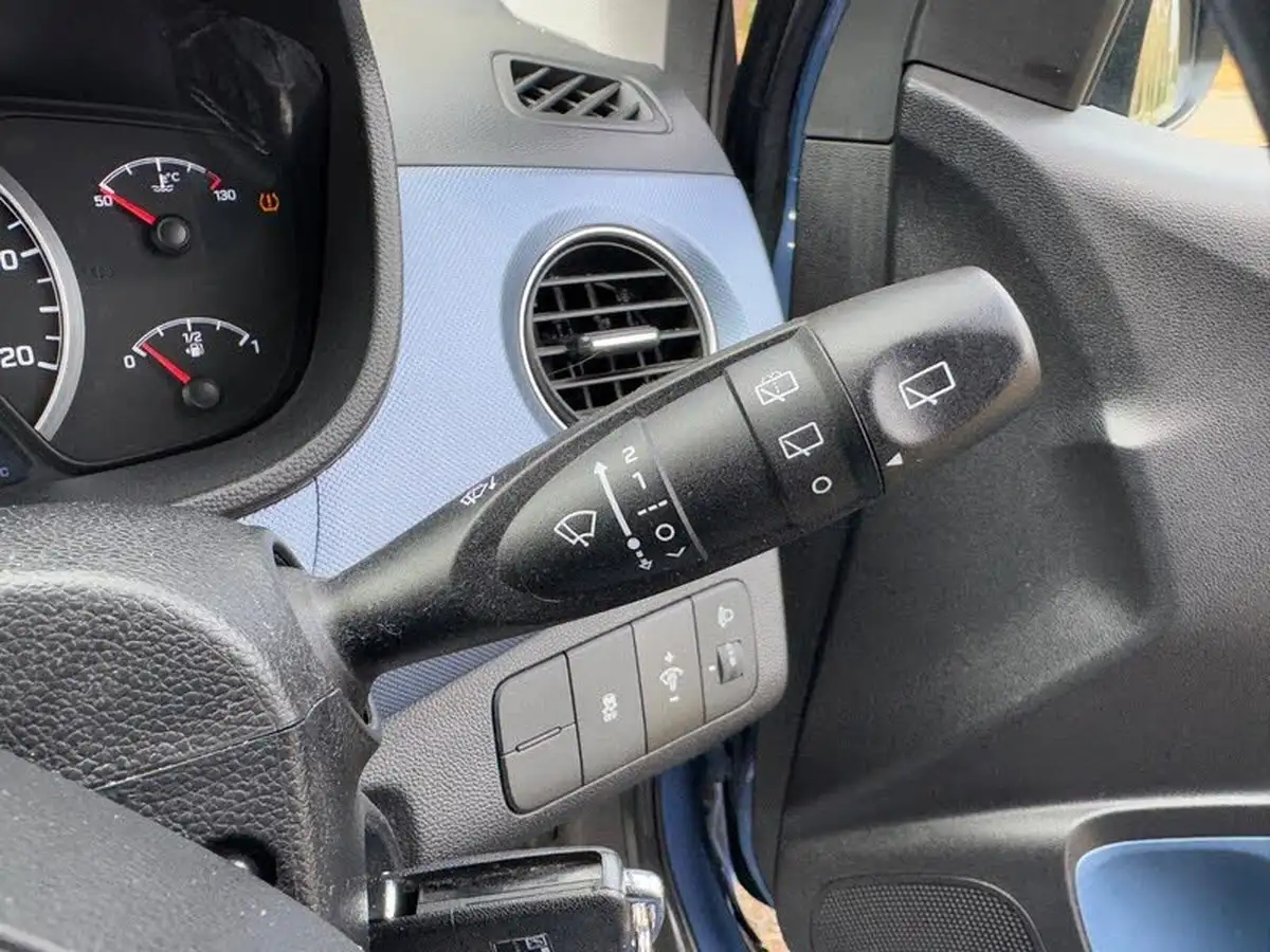 2014-hyundai-i10-10-premium-big-29
