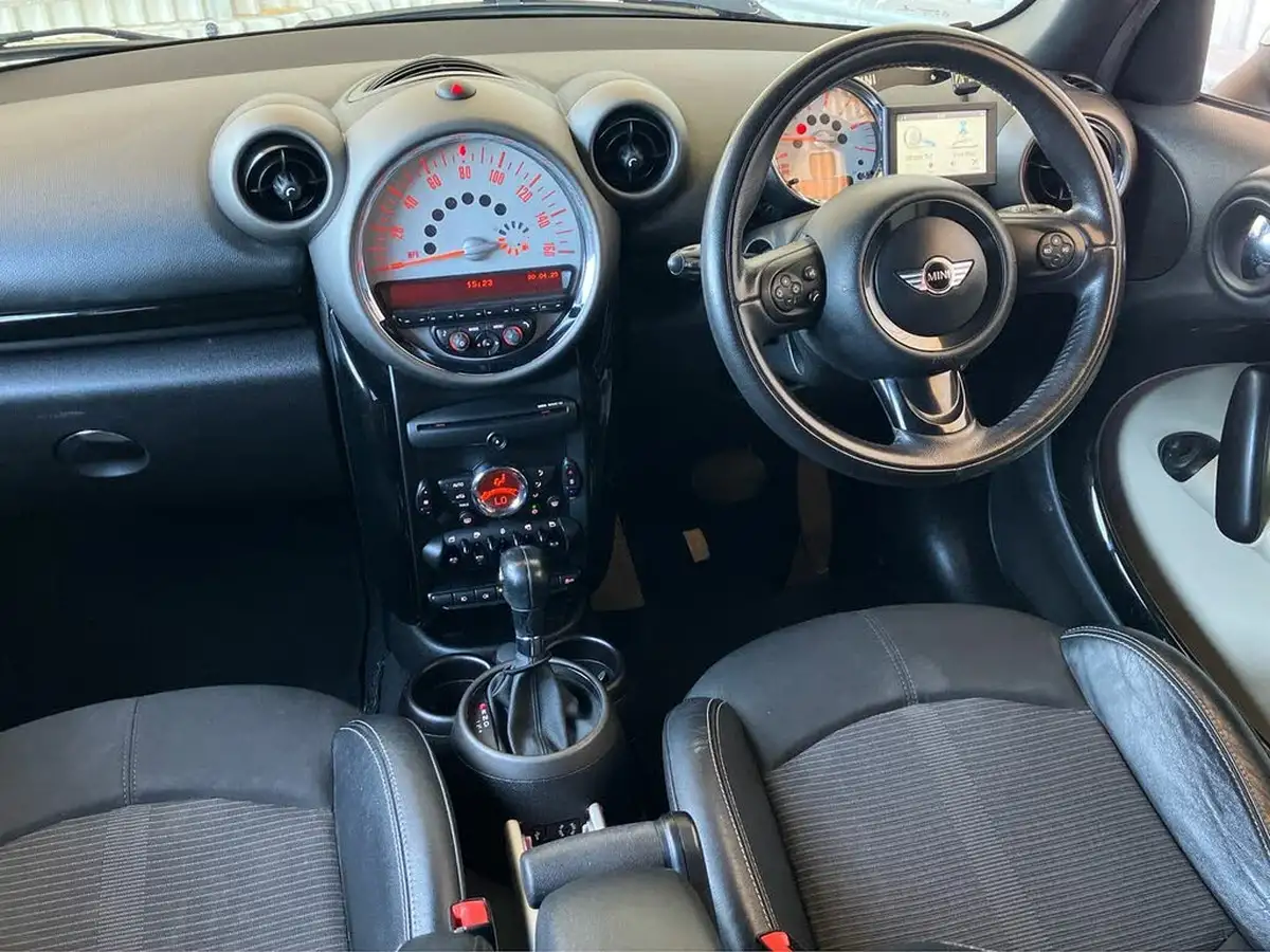 2011-mini-countryman-20td-cooper-d-112bhp-all4-auto-big-42