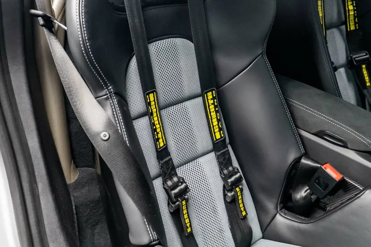 2023-porsche-cayman-718-40-cayman-gt4-rs-big-36