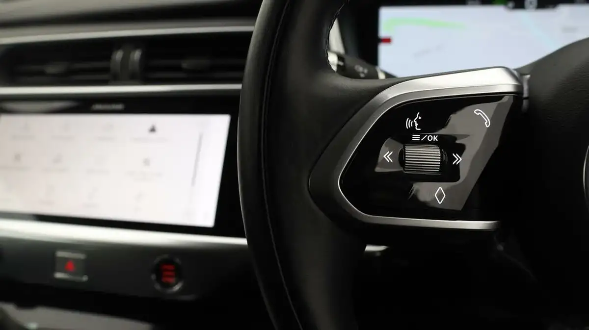 2021-jaguar-i-pace-ev400-hse-big-21