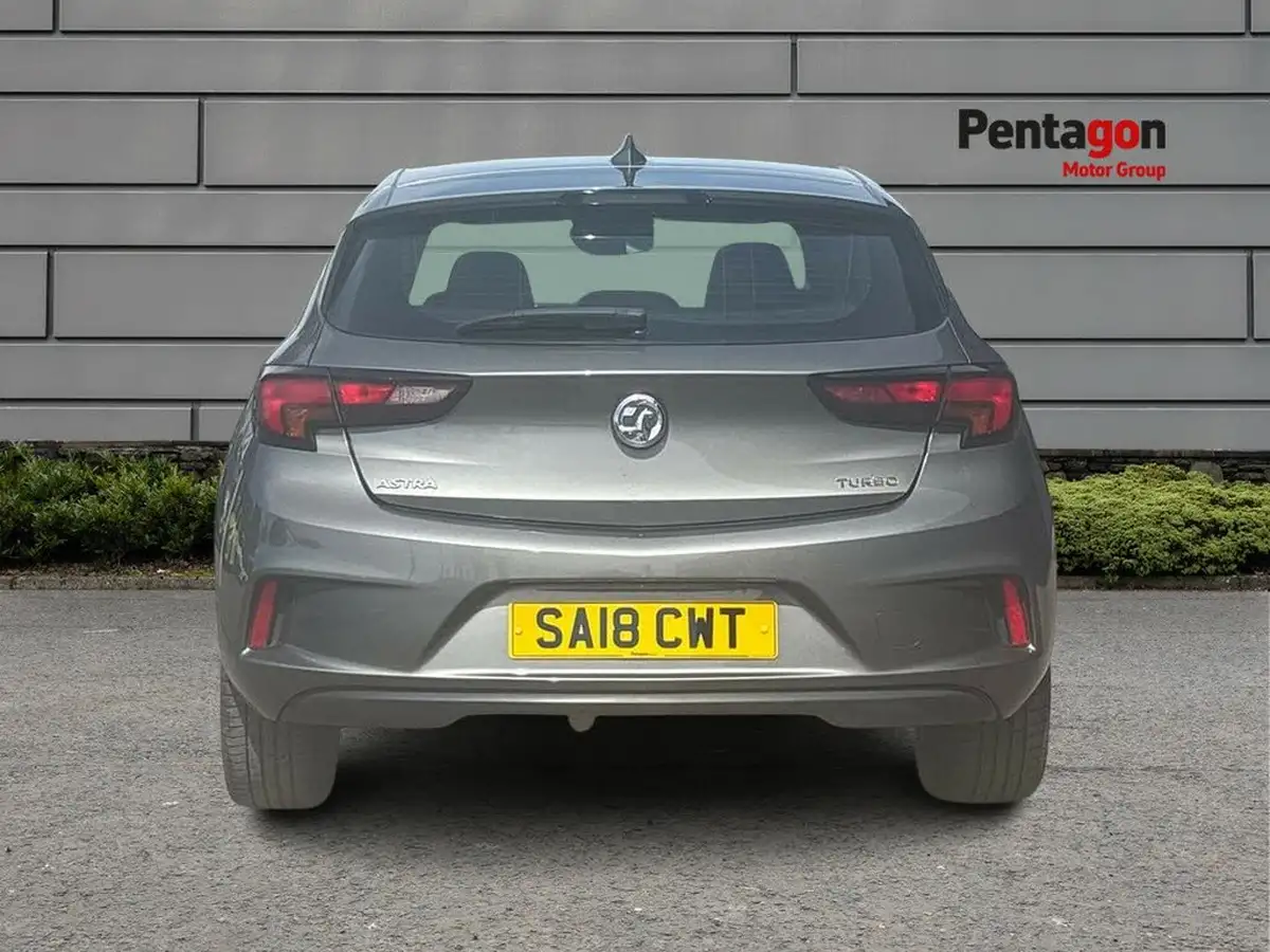 2018-vauxhall-astra-14i-16v-turbo-sri-vx-line-nav-big-13