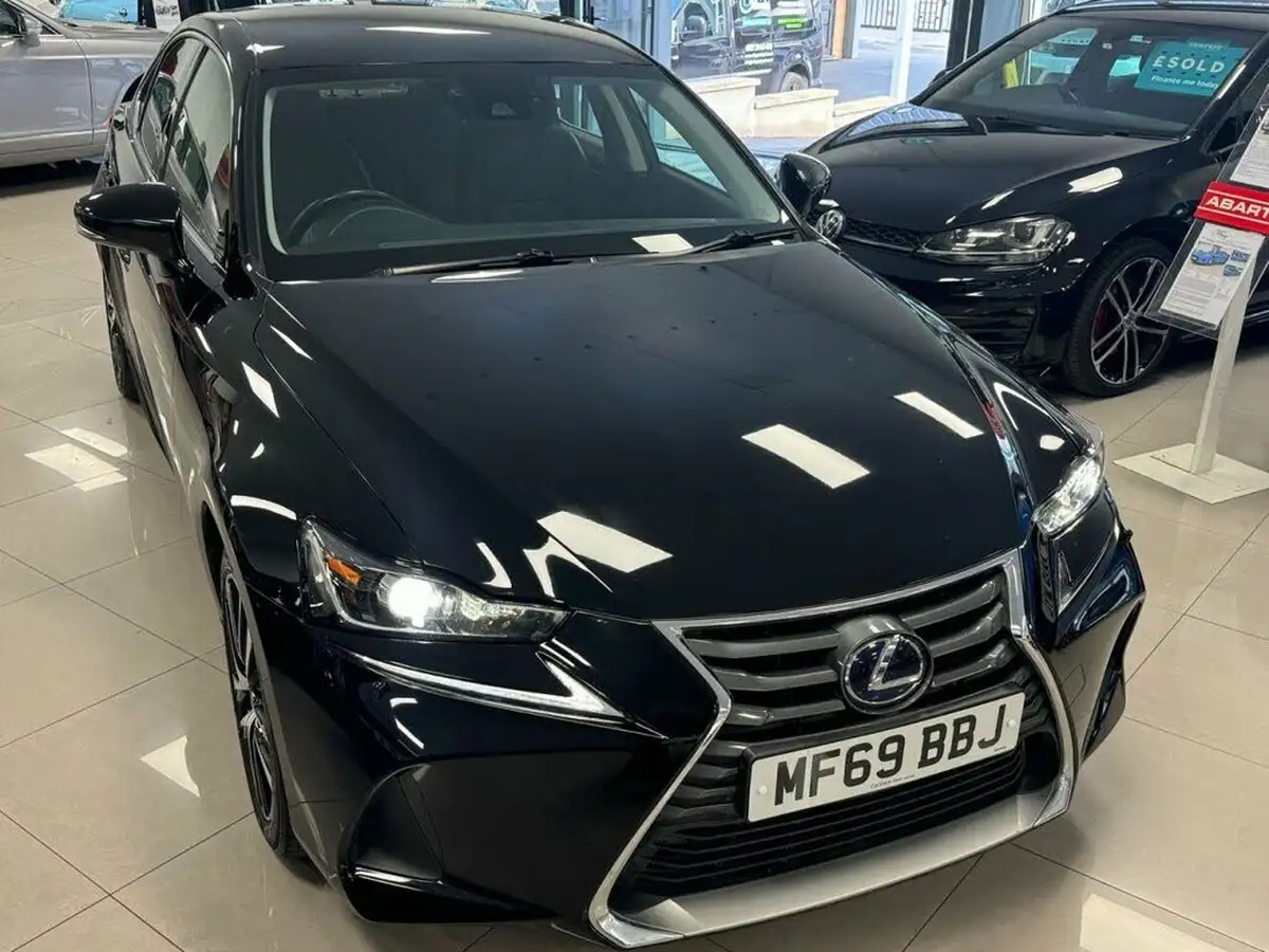 2019-lexus-is-300h-25-is-big-11