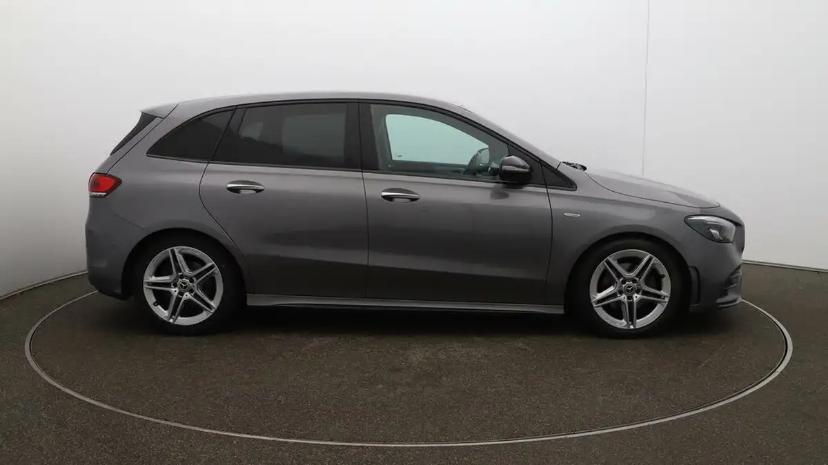 2021-mercedes-benz-b-class-13-b200-amg-line-premium-edition-big-41