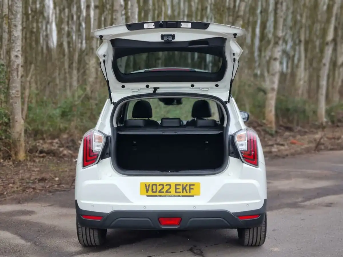 2022-kgm-ssangyong-tivoli-15-ultimate-big-7
