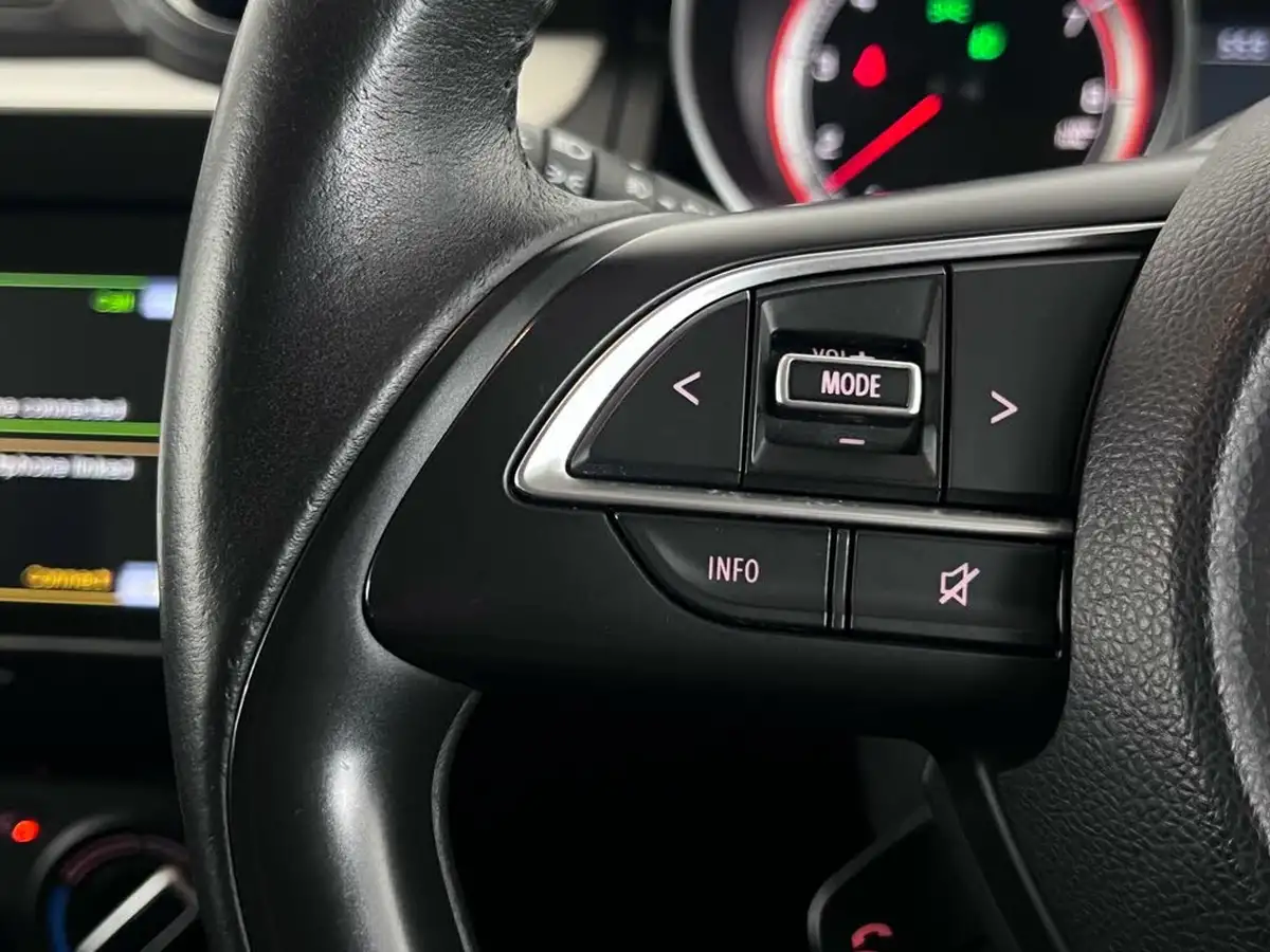 2018-suzuki-swift-10-boosterjet-sz-t-111ps-big-16