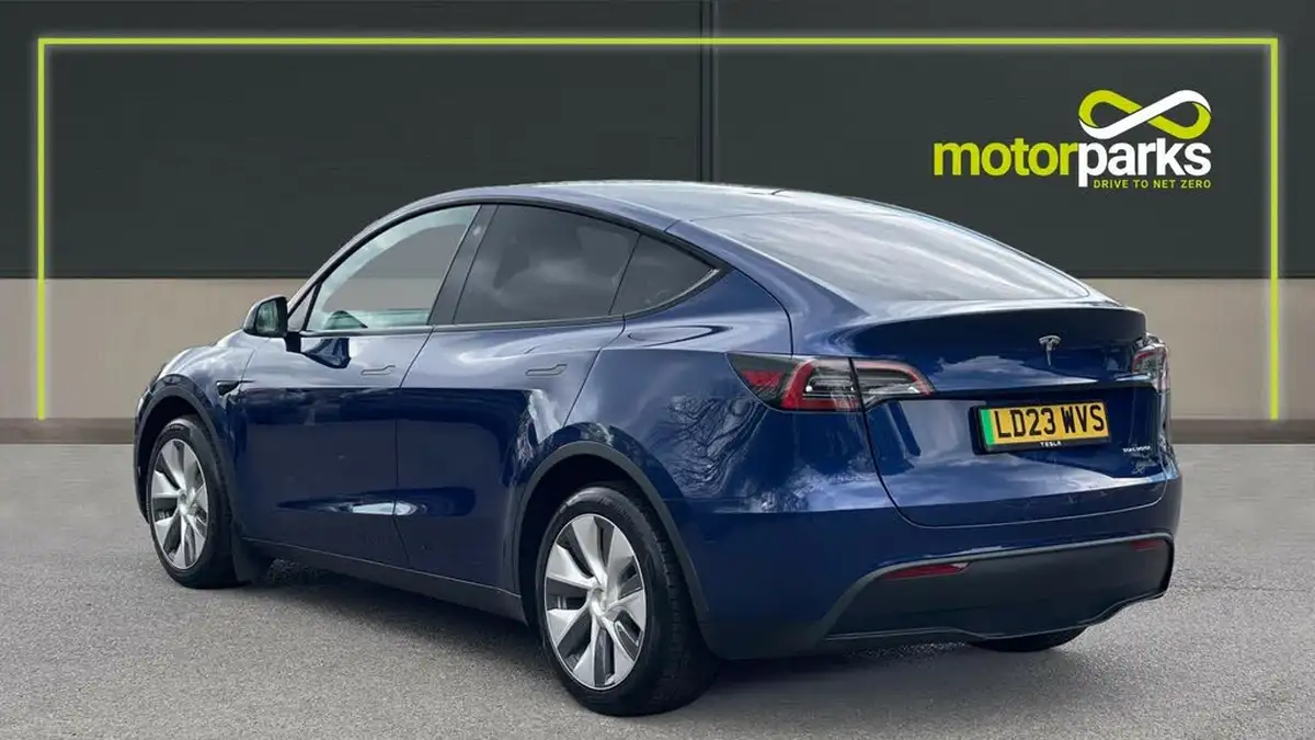 2023-tesla-model-y-e-long-range-big-4