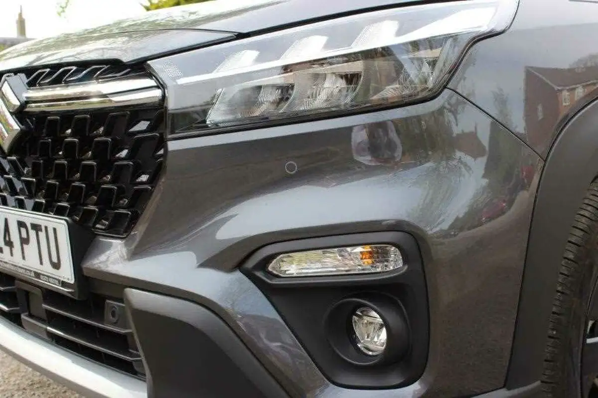 2024-suzuki-s-cross-15-motion-big-8