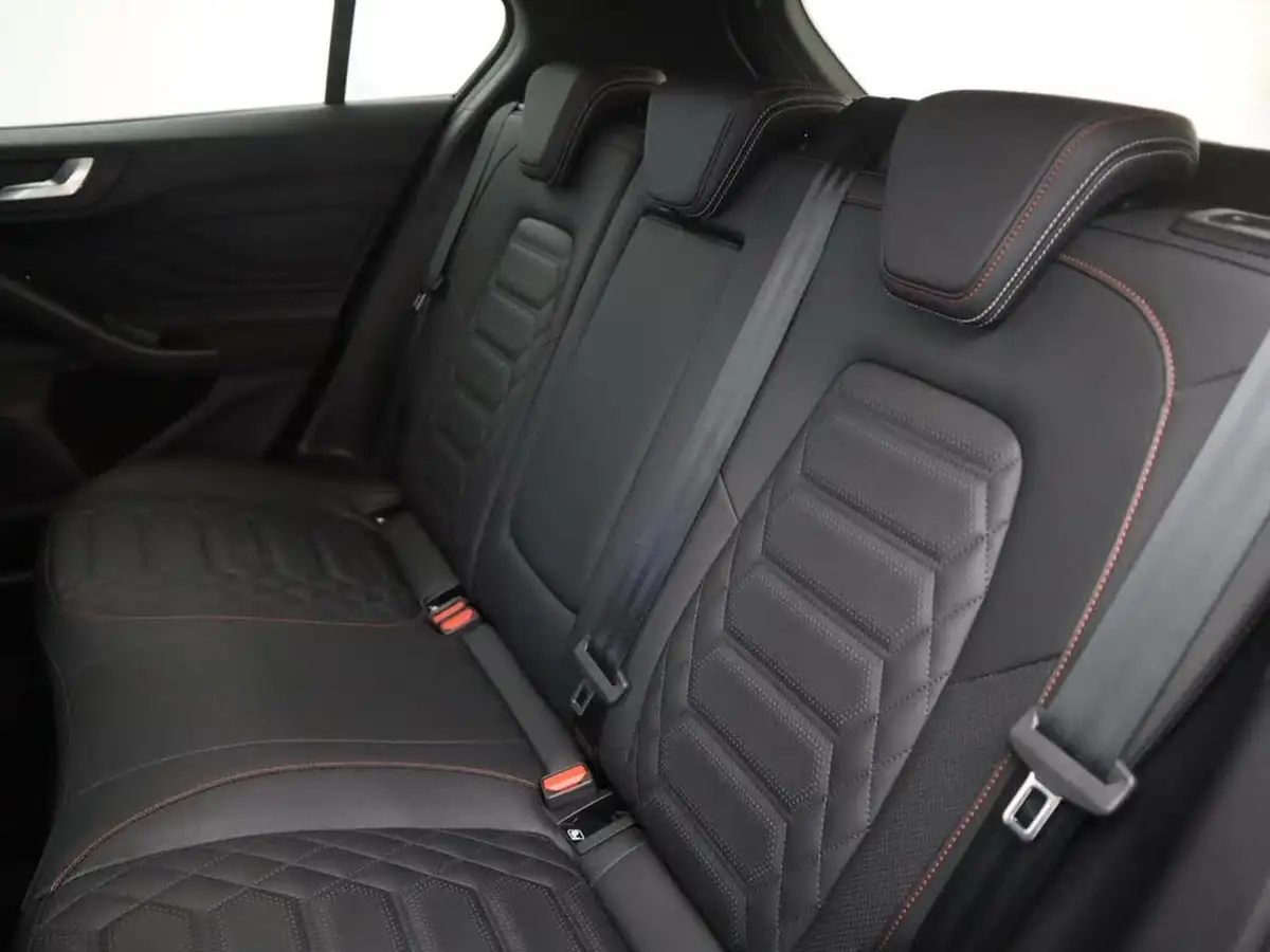 2023-ford-focus-10t-st-line-x-125ps-hybrid-mhev-hatchback-powershift-big-8