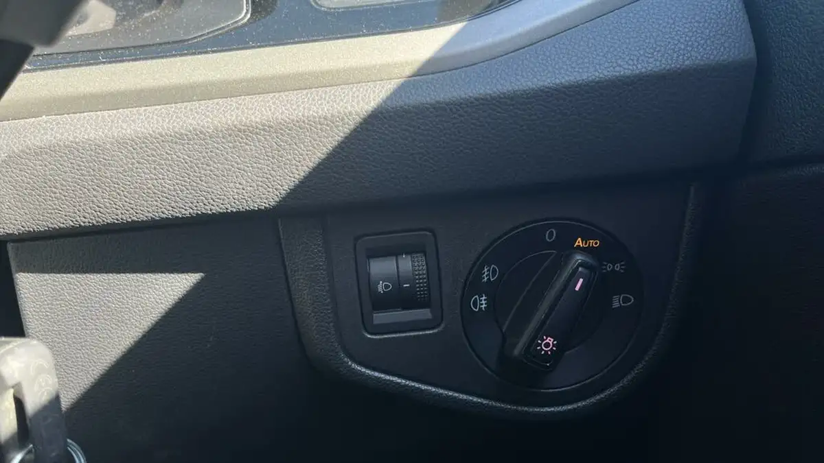 2021-volkswagen-polo-10-tsi-match-big-21