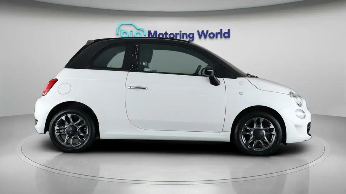 2021-fiat-500c-10-hey-google-big-7