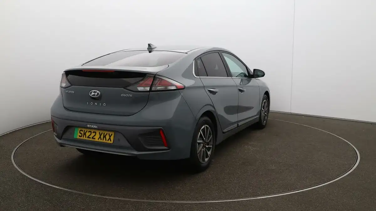 2022-hyundai-ioniq-e-premium-se-electric-big-47