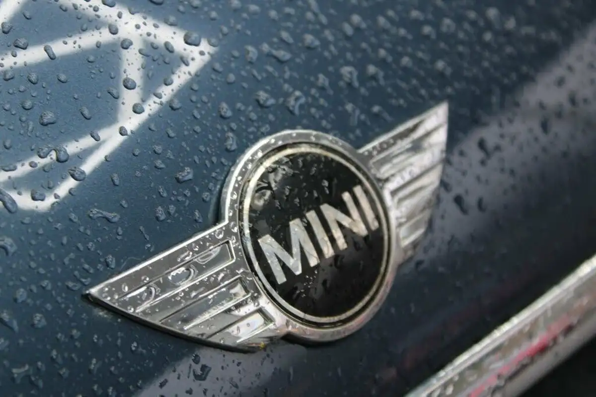 2010-mini-cooper-14-first-75bhp-big-5