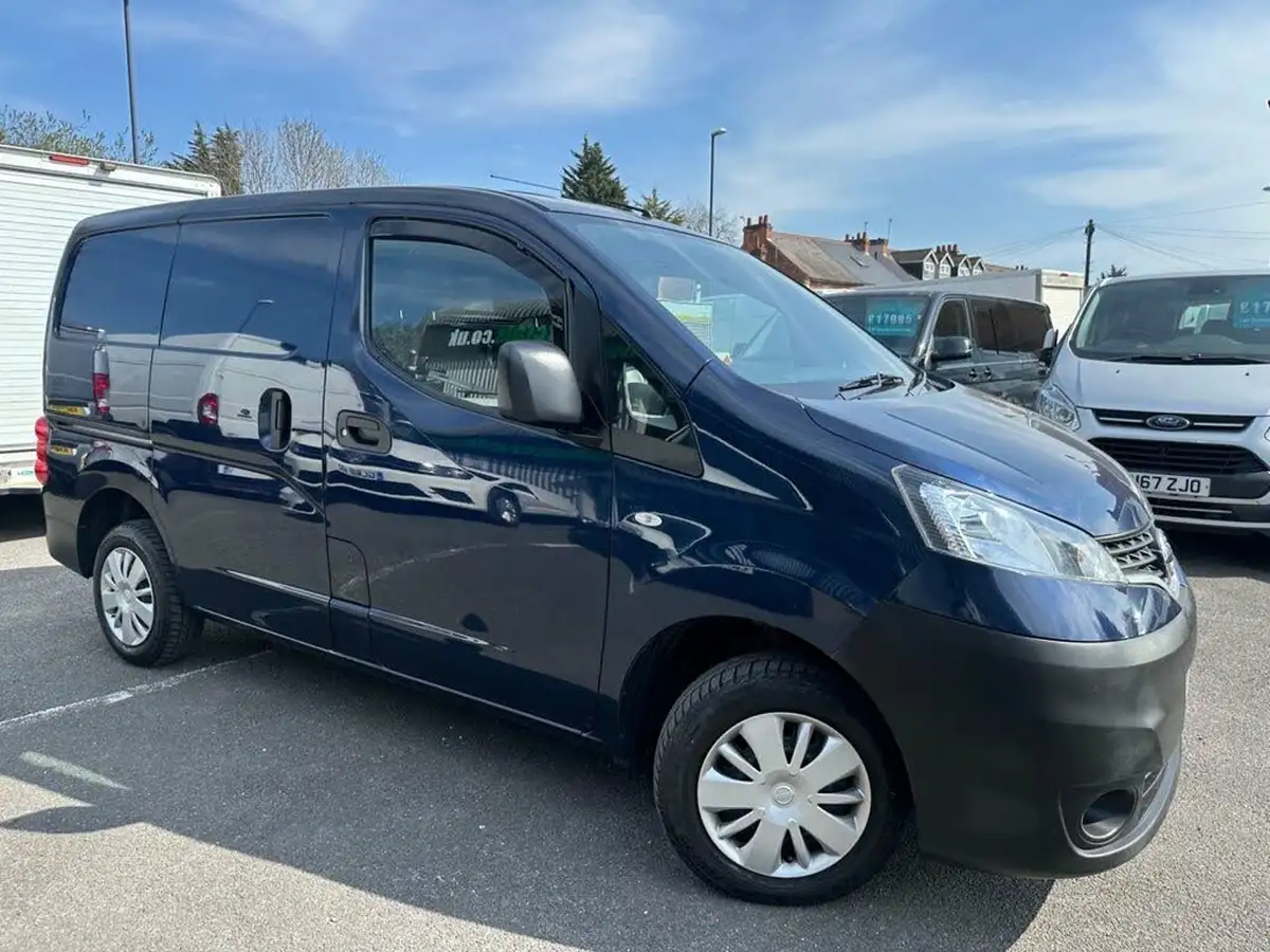 2019-nissan-nv200-15td-acenta-89bhp-crewcab-van-big-44