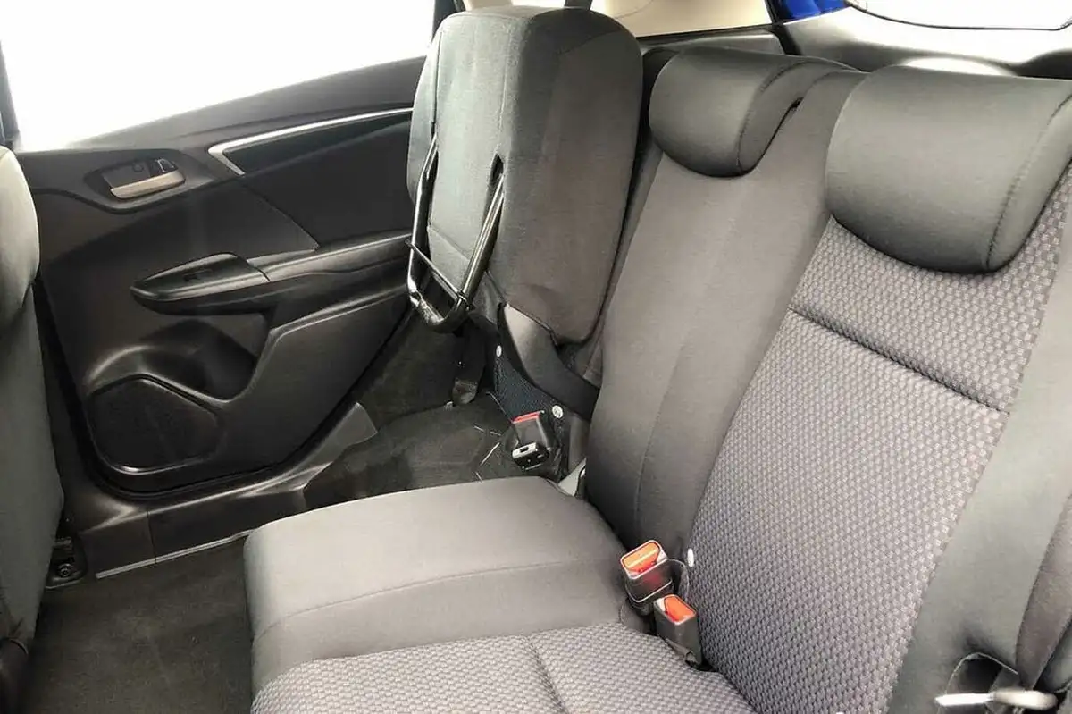 2019-honda-jazz-13-i-vtec-se-cvt-big-43