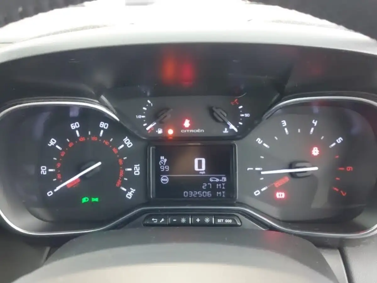 2022-citroen-c3-aircross-12-puretech-shine-plus-110ps-big-17