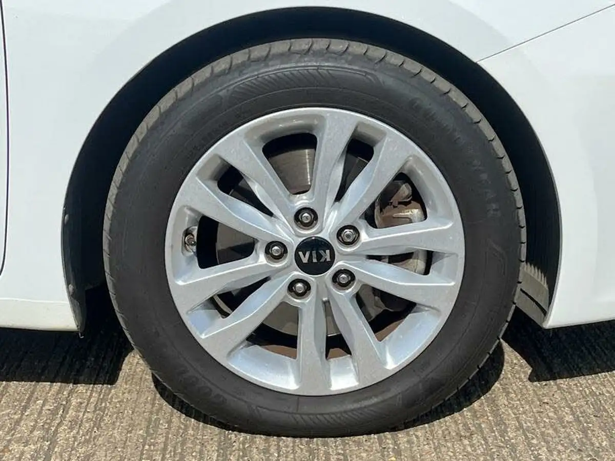 2017-kia-ceed-16crdi-2-hatchback-big-8