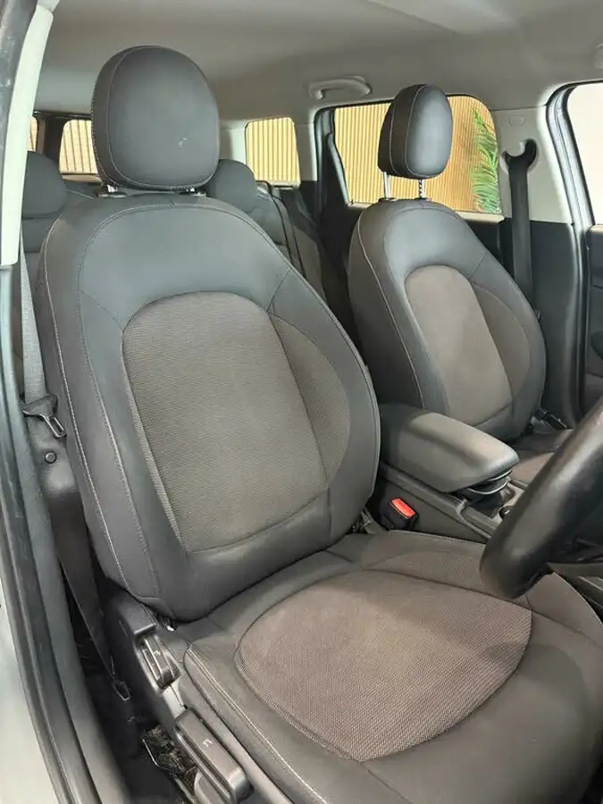 2017-mini-clubman-20td-cooper-d-black-ss-big-13