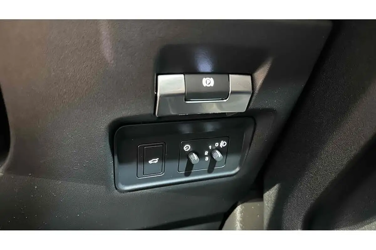 2021-land-rover-range-rover-evoque-20-p200-r-dynamic-s-big-28