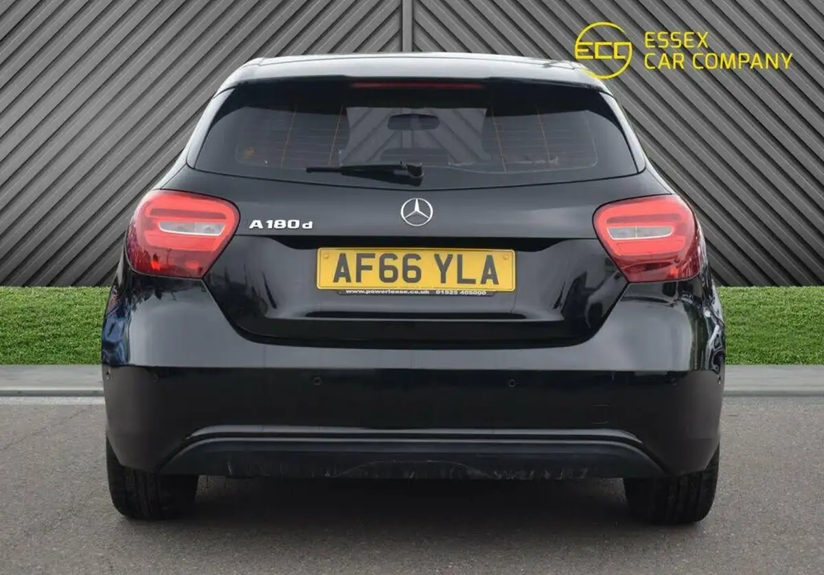 2016-mercedes-benz-a-class-15d-a180d-se-executivess-big-14