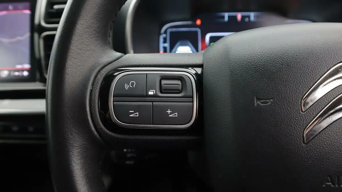 2020-citroen-c5-aircross-15bluehdi-flair-big-23