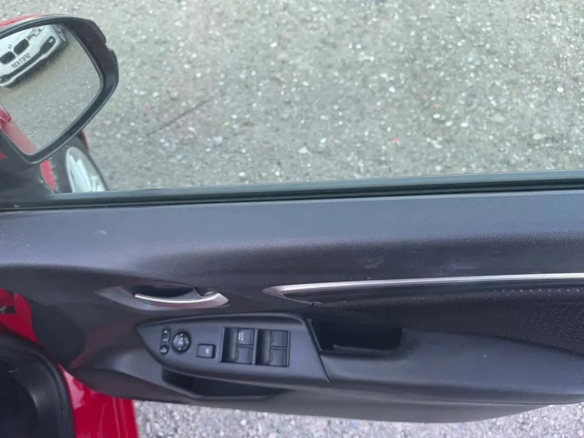 2014-honda-fit-hybrid-big-18