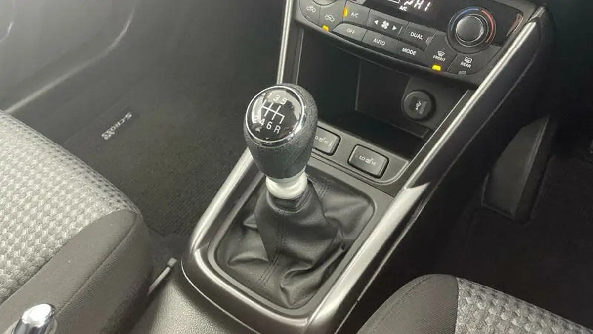 2022-suzuki-s-cross-14-boosterjet-motion-big-6