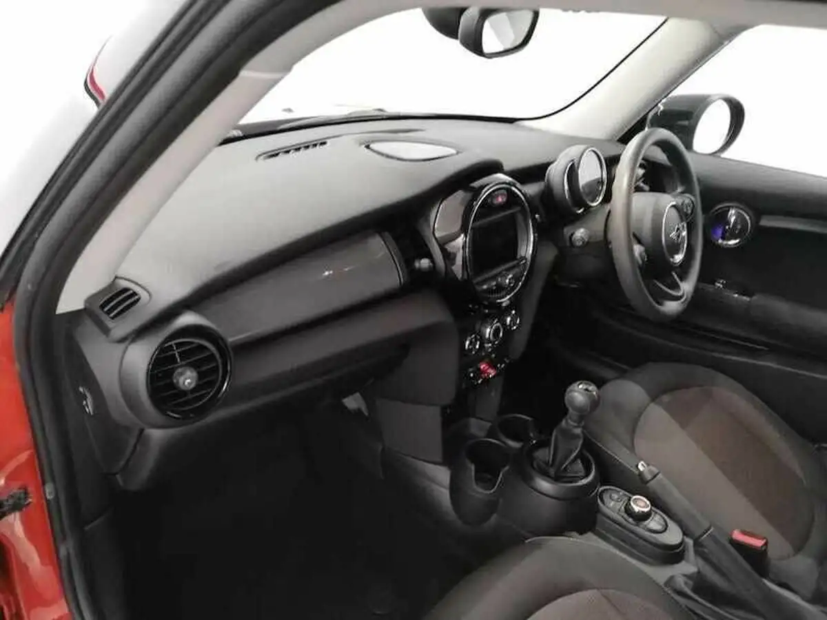 2020-mini-cooper-15-cooper-classic-hatchback-3d-big-14