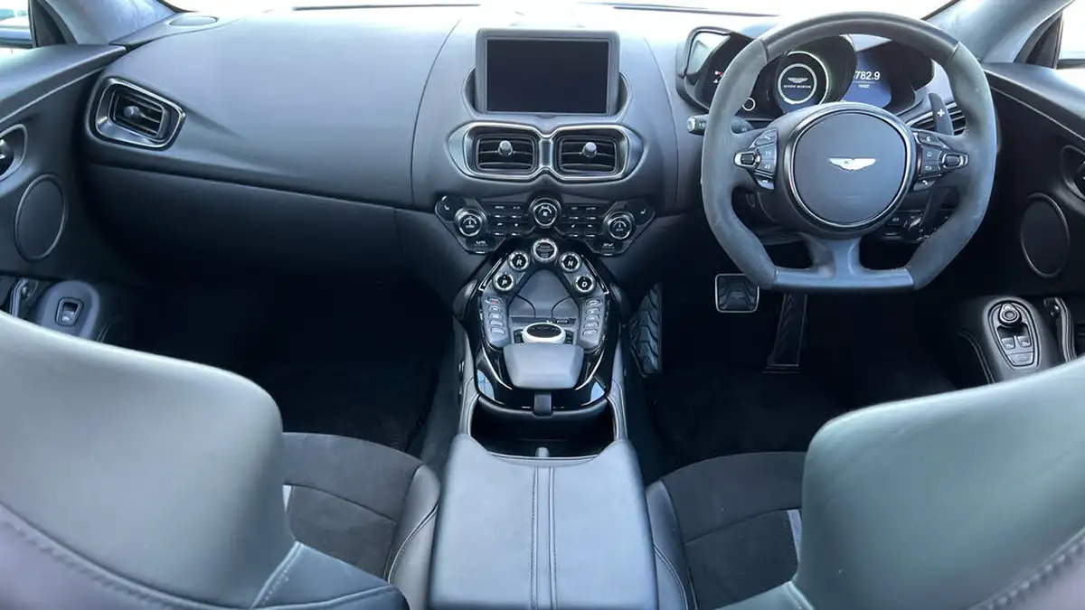 2021-aston-martin-vantage-40-v8-vantage-coupe-auto-big-8