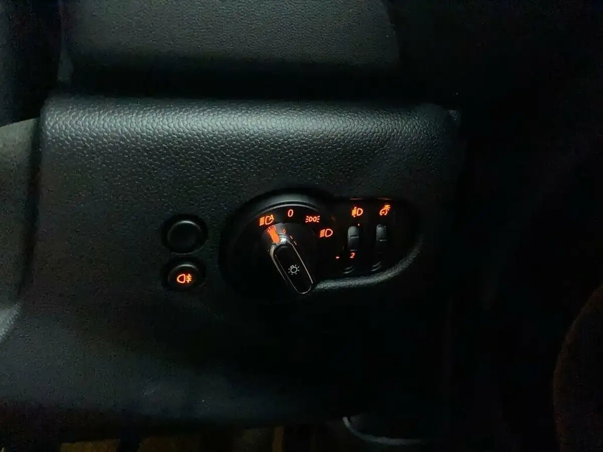 2021-mini-cooper-15-one-classic-5d-big-22
