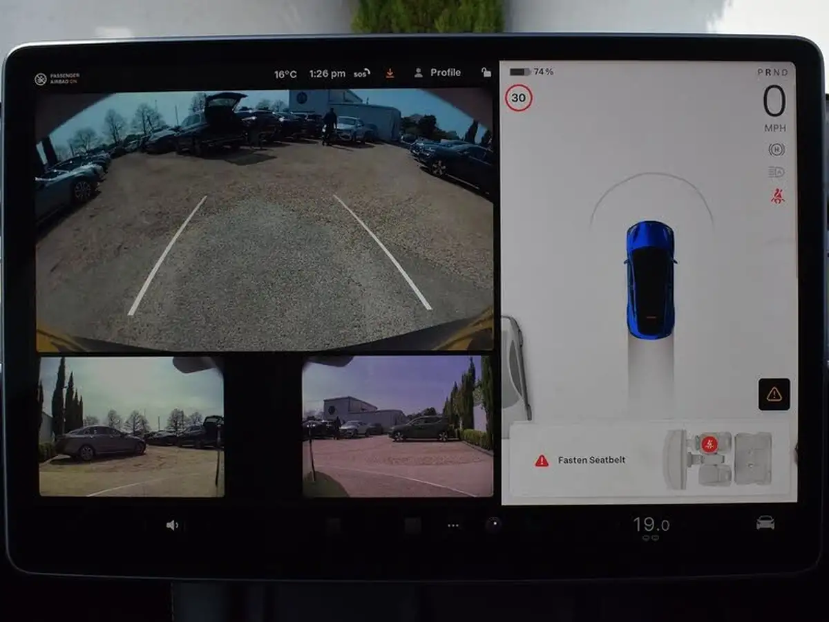 2022-tesla-model-y-e-long-range-big-17